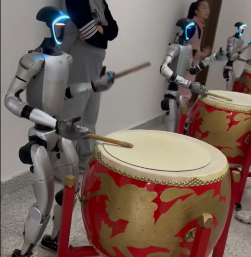 机器人打鼓