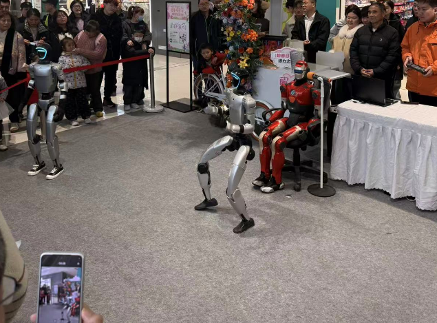 三八妇女节机器人互动